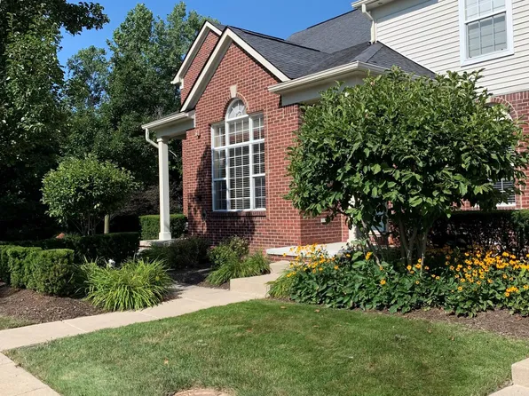 30101 Chantel Dr #1, Commerce Township, MI 48390