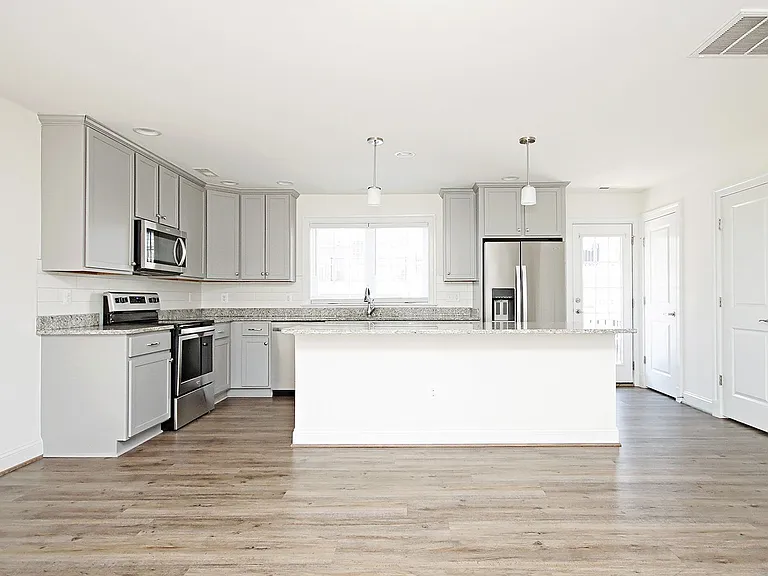 665 Wheatfield Ct — Photo 4