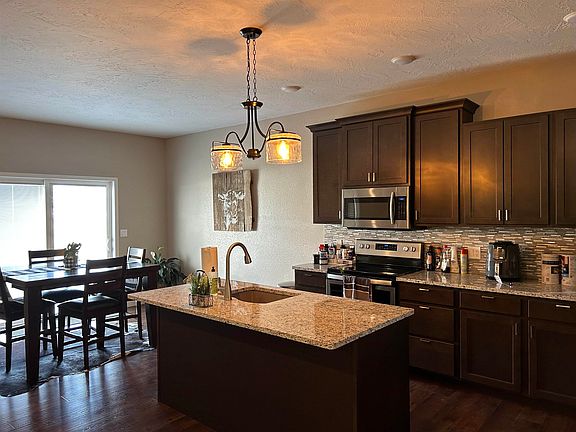 2nd image of 3302 Appaloosa Dr.
