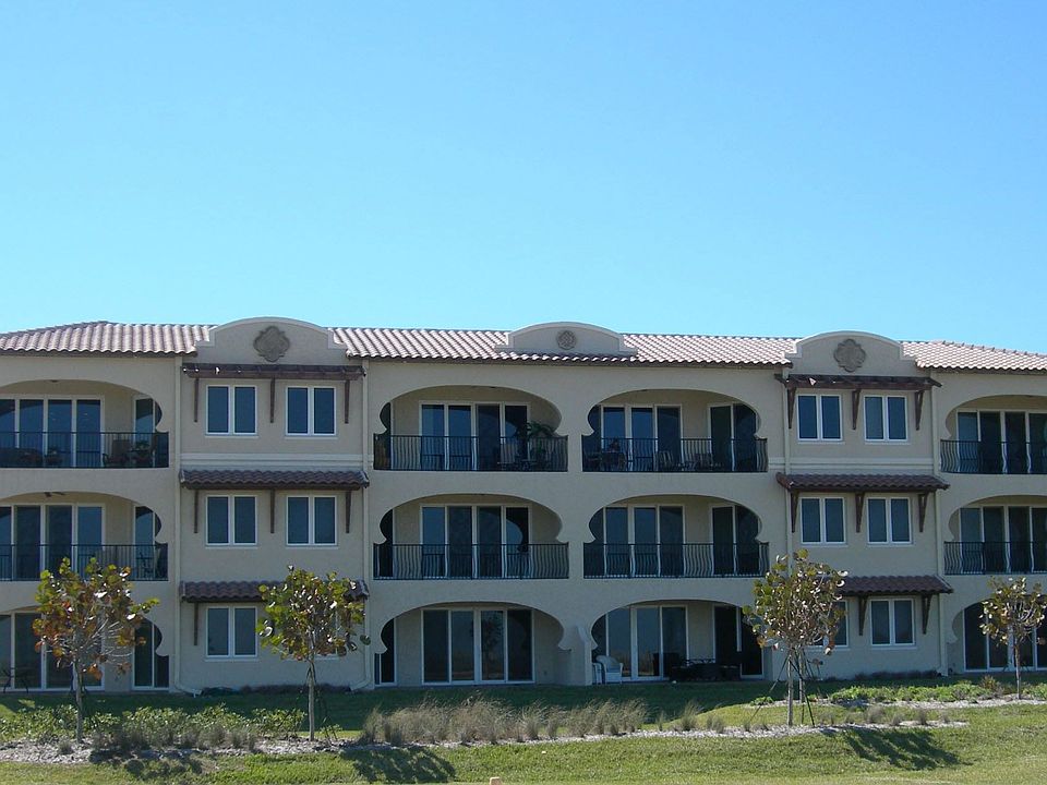 3 story building on ocean