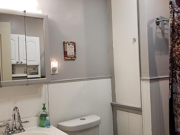 4th image of 1815 Ontario Ave