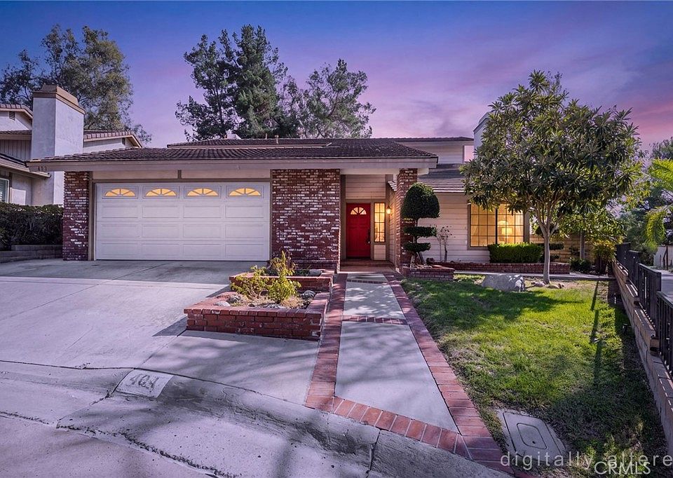 1st image of 404 Sand Canyon Way