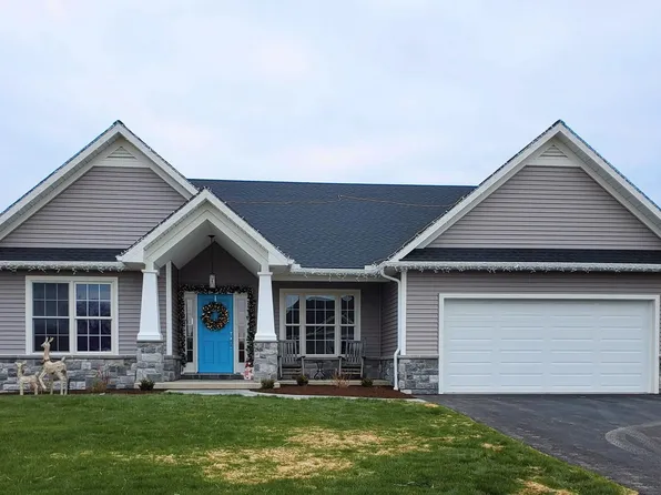 121 Dream Dr, Lebanon, PA 17046