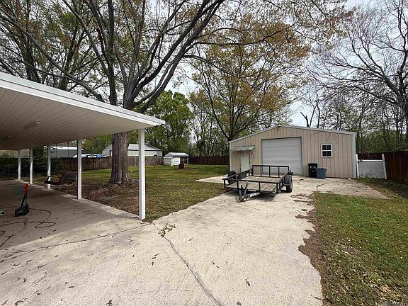 5th image of 17160 Parker Heights Dr