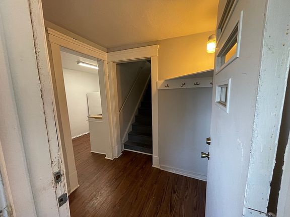 2nd image of 201 Elyria St #2B