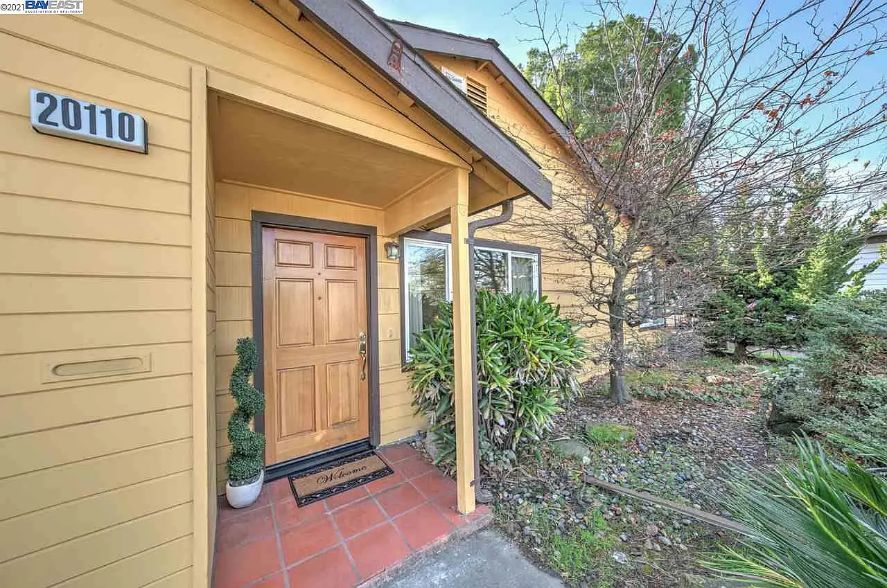 20110 Emerald Ct photo 1