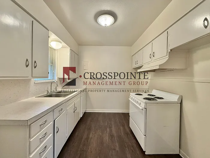 430 E Hudson St — Photo 5