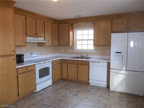 5th image of 14121 Bartlett Cir