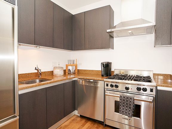 4th image of 600 N Fairbanks Ct Unit 2503