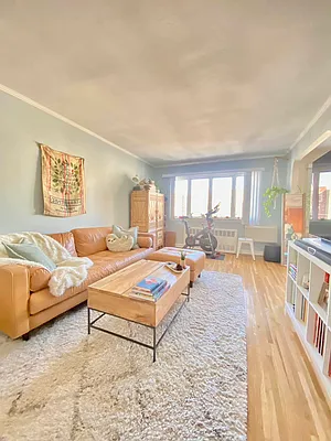 Rented by Zikos Realty Services | media 1