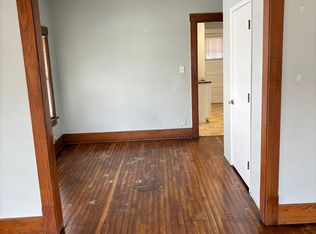 129 N 36th St APT 1, Omaha, NE 68131