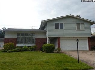 10883 Lafayette Dr, Parma Heights, OH