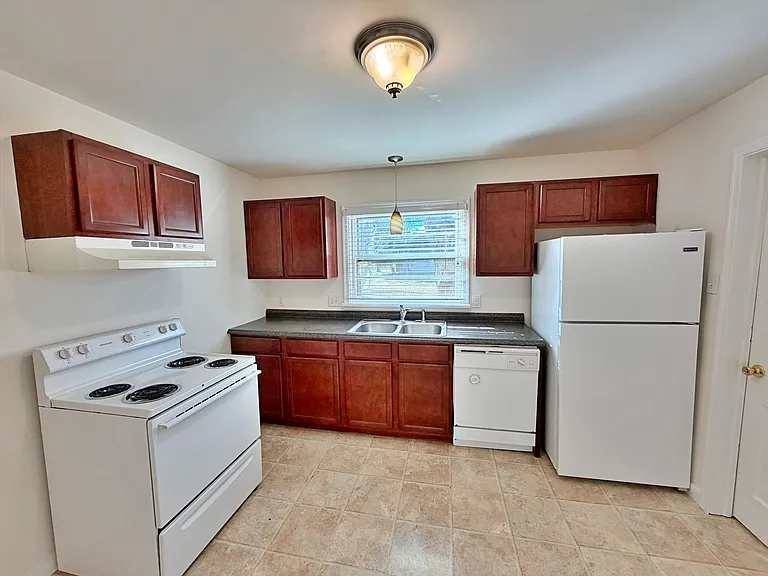 4838 Stanley Dr — Photo 15