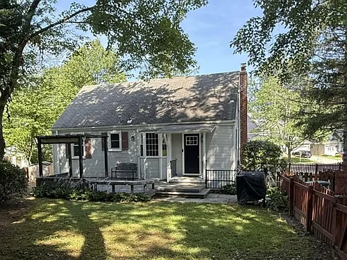 10831 Crest St Photo 1