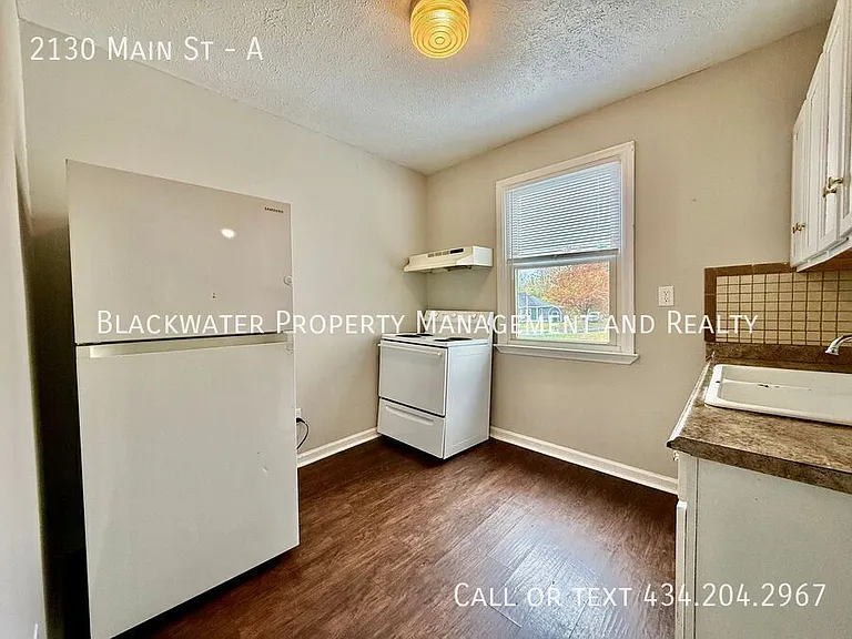 2130 Main St #A — Photo 6