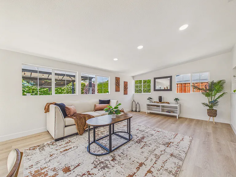 7425 Brighton Dr — Photo 44