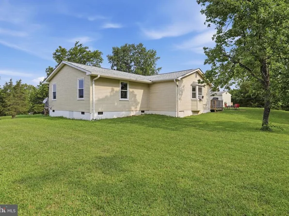 357 Happy Creek Dr, Kearneysville, WV 25430