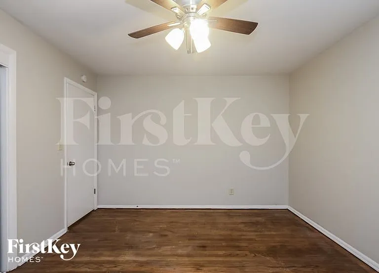 6045 N Alton Ave — Photo 6
