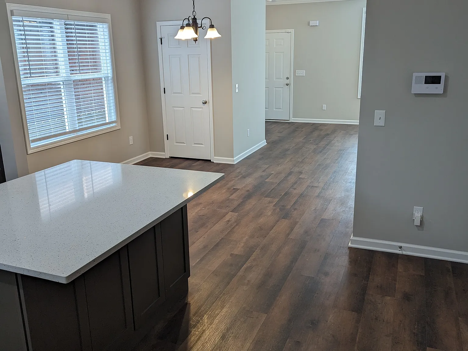 3 bed, 1560 sqft, $2,400 — Photo 4