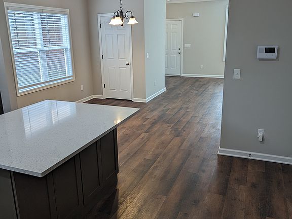 4th image of 36A Green St