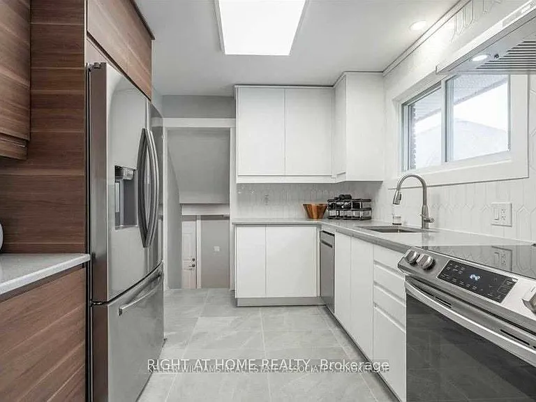 530 Lynda Ln — Photo 4