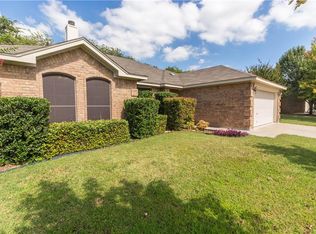 572 Vista Mill Dr, Saginaw, TX 76179