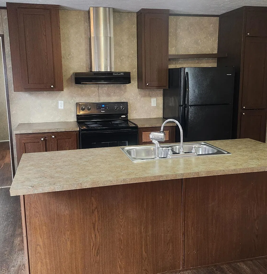 3 bed, 2.0 bath, 1120 sqft, $1,800 — Photo 3