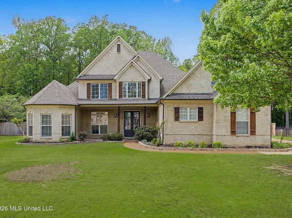 8433 Lakeview Dr, Olive Branch, MS 38654