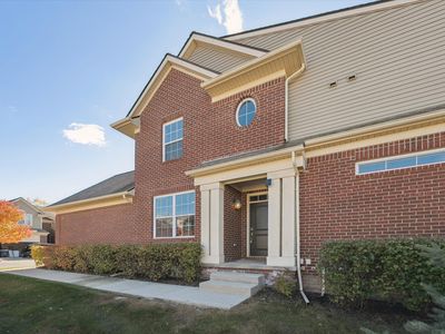 6592 Berry Creek Ln, West Bloomfield, MI, 48322