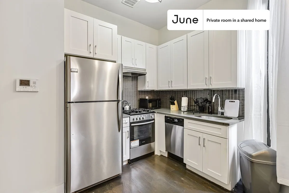 Full bedroom in 4 bed/2 bath home in Crown Heights #836 B — Photo 2