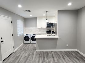 3901 H St, Sacramento, CA