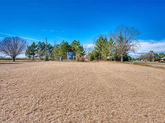 4th image of 441 Weaver Rd