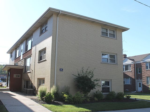 1st image of 10527 S Artesian Ave APT Gw