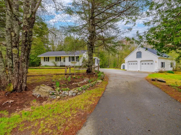 927 Pleasant Street, Blue Hill, ME 04614