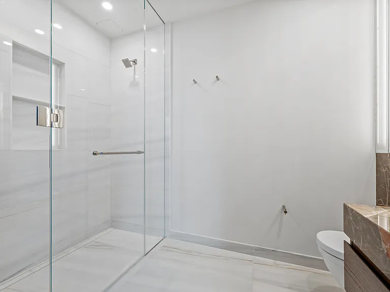 125 Greenwich St #74B — Photo 8