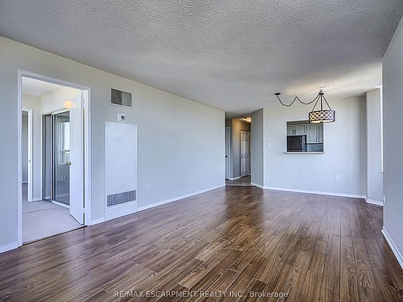 4th image of 1270 Maple Crossing Blvd #2009