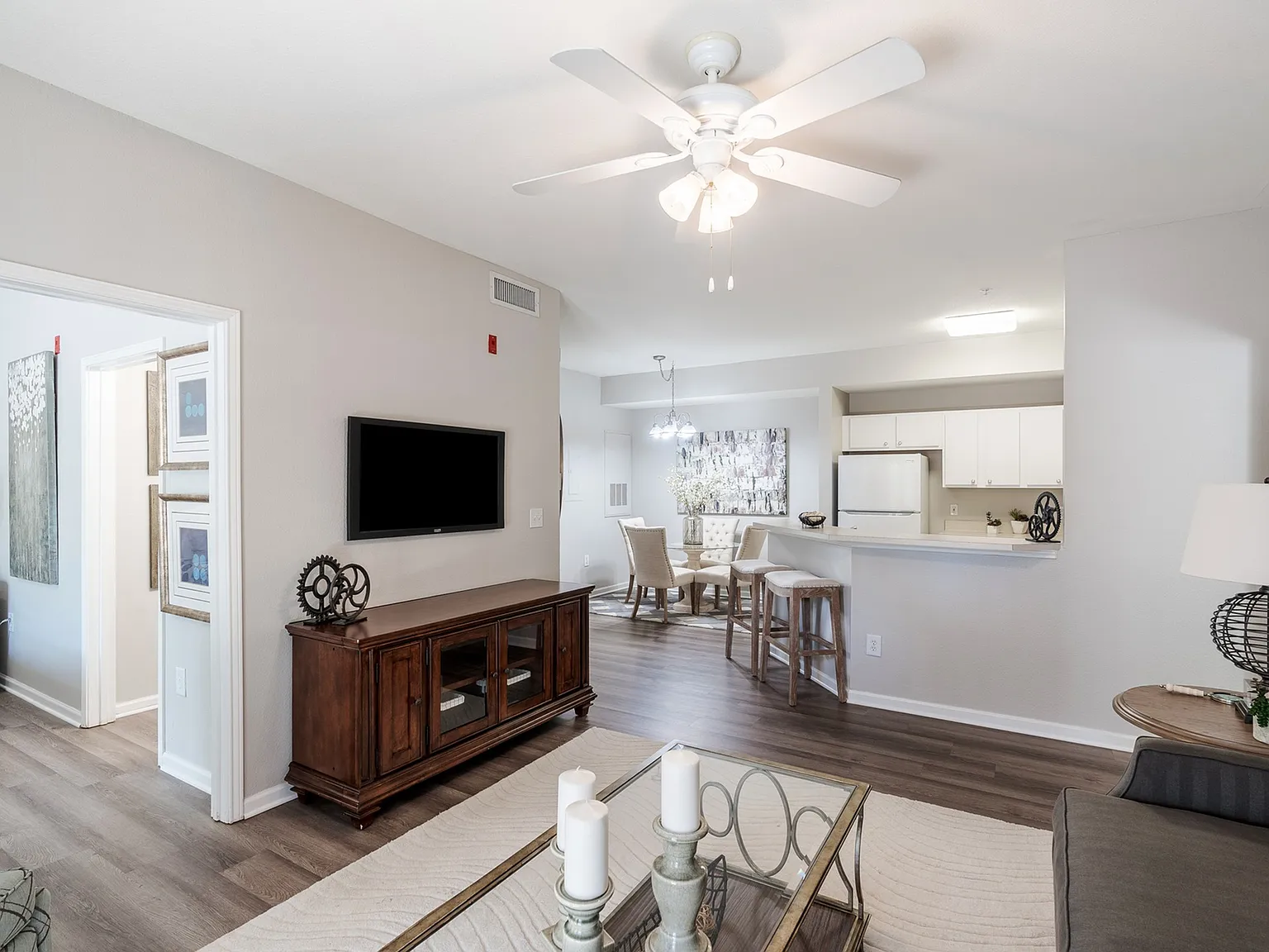 Bridge Pointe Apartments — Photo 3