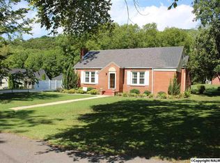 108 College St, Stevenson, AL 35772