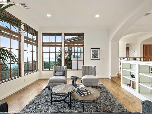 4th image of 6035 Skyline Blvd