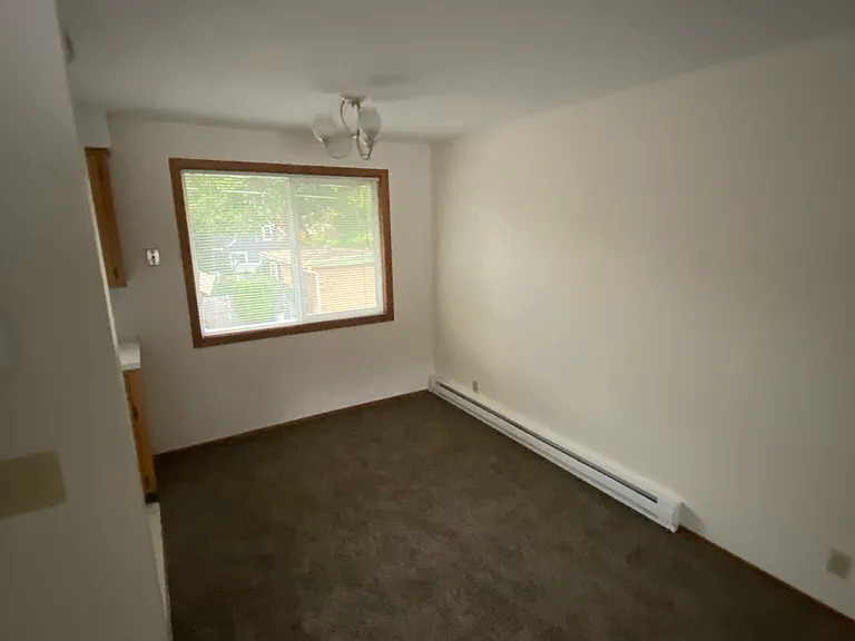 1347 Fir St S — Photo 10