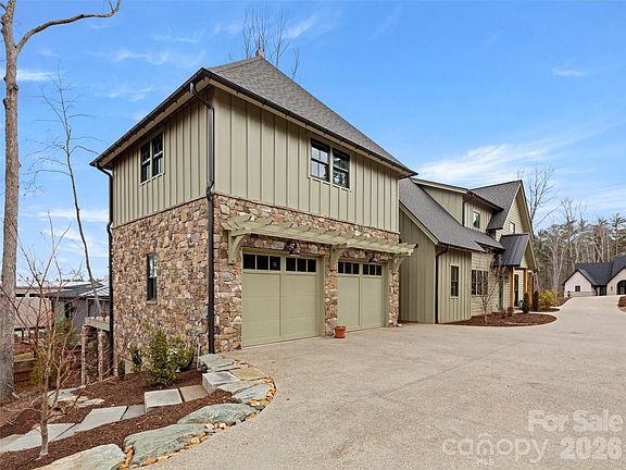 4th image of 206 Kelmscott Ln
