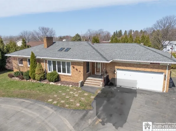 3744 Lake Shore Dr E, Dunkirk, NY 14048
