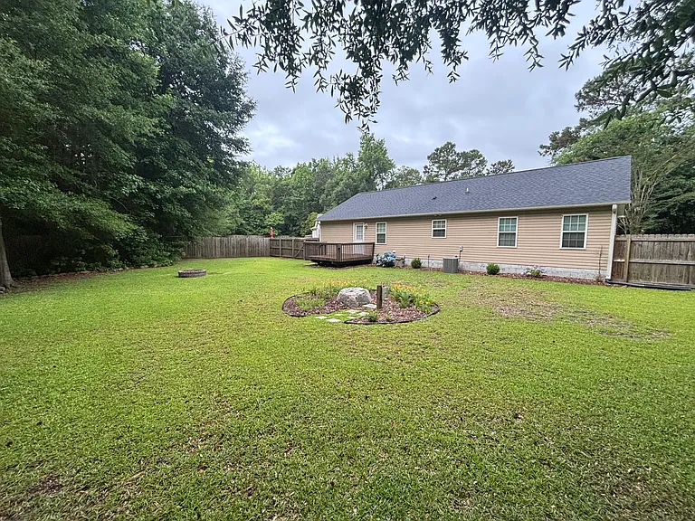 213 Molly Ct — Photo 18