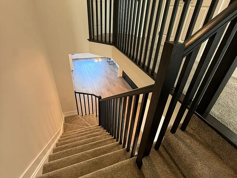 92 Longworth Ave — Photo 16