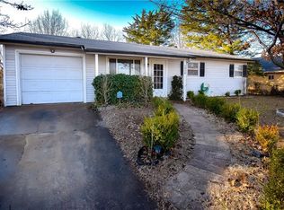 1010 N Kansas St, Springdale, AR 72764