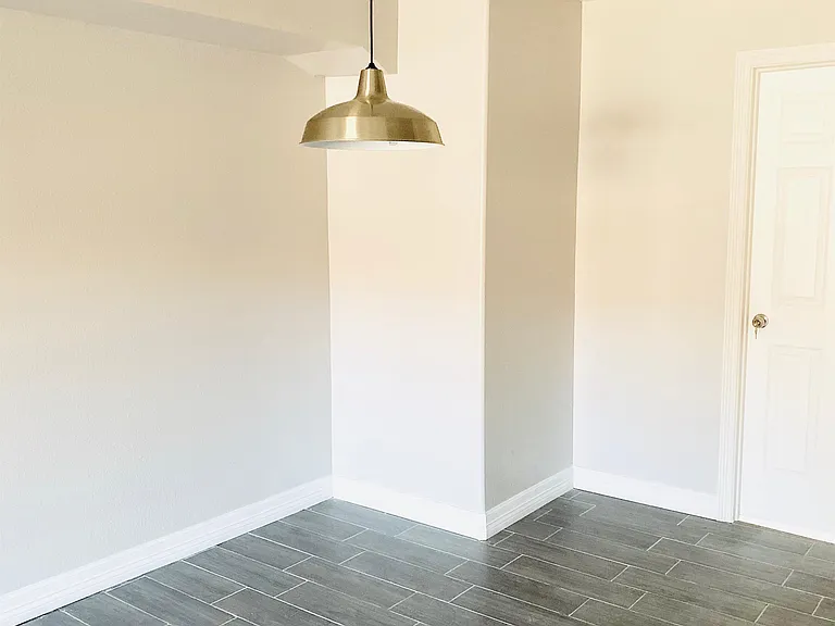 723 W Iris Ave — Photo 8