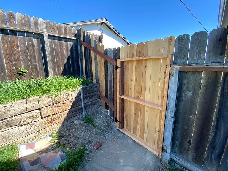 593 Venus Ave #C — Photo 11