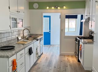 6906 Valmont St, Tujunga, CA 91042
