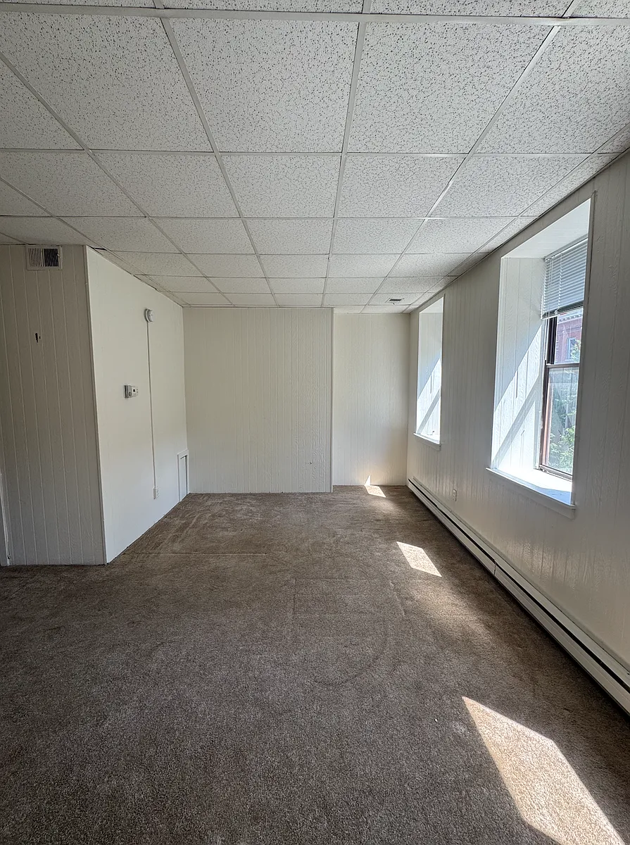 Building Photo - 916 N Calvert St #2F
