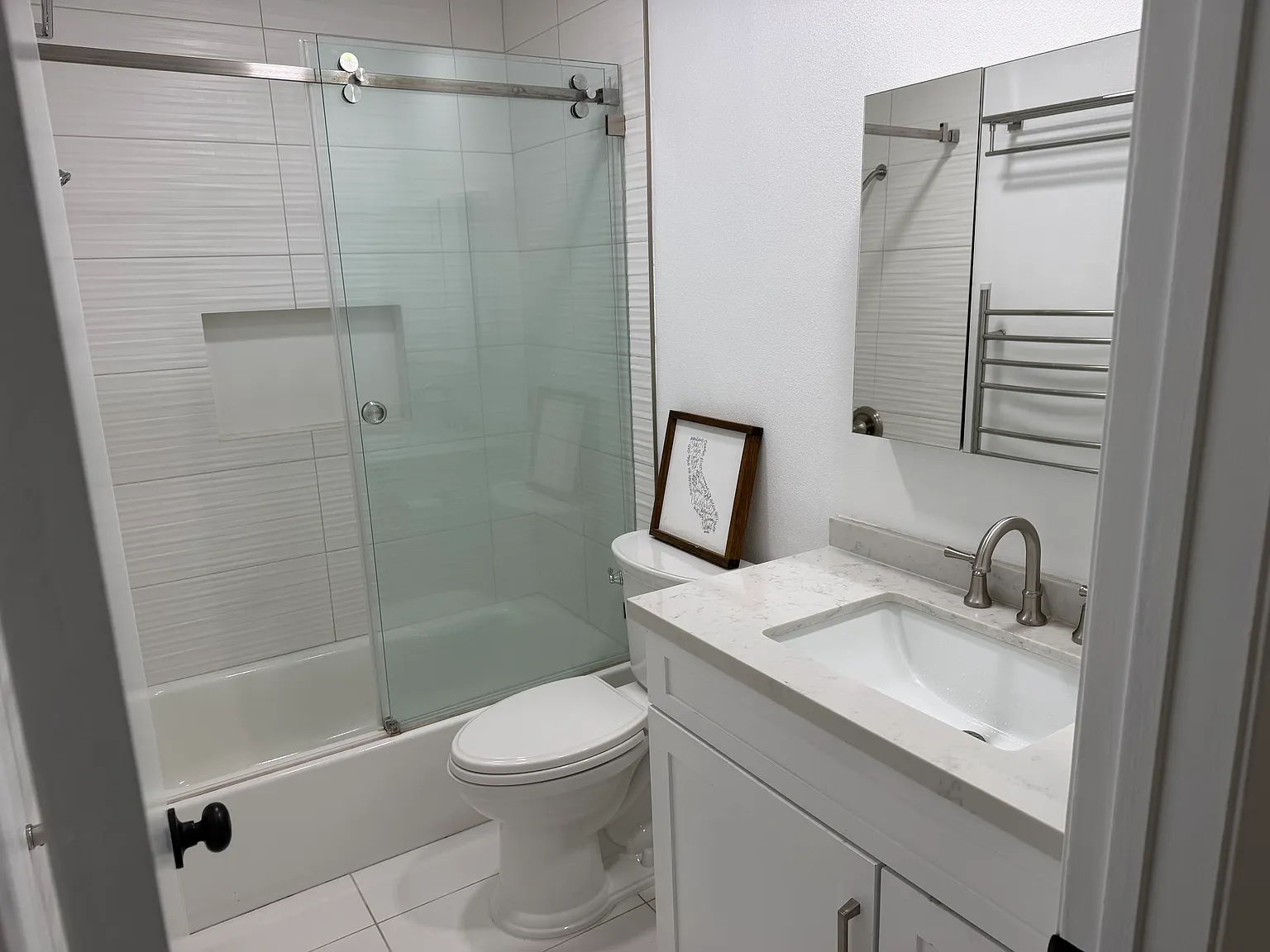 2 bed, 1121 sqft, $3,400 — Photo 2